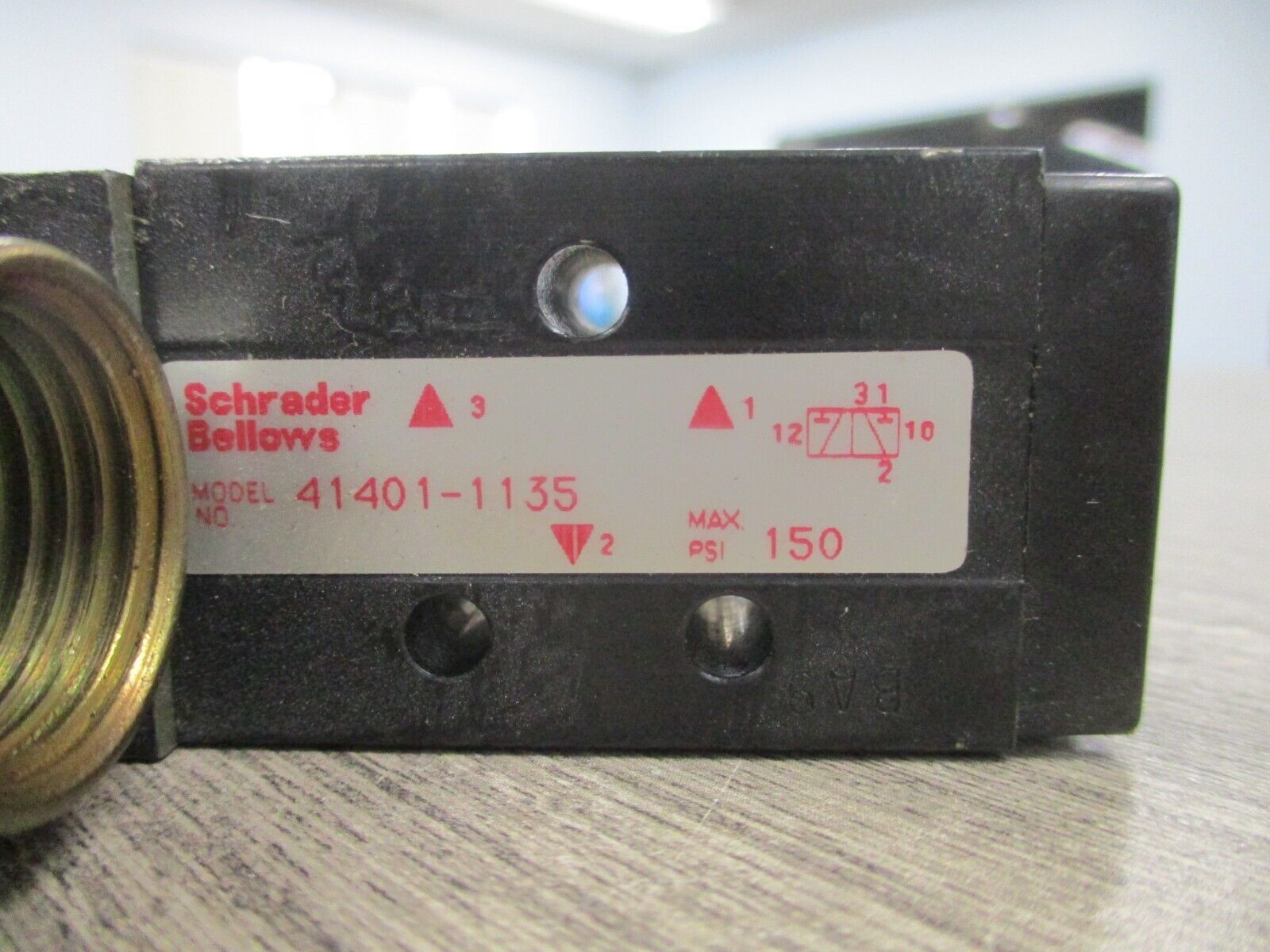 Schrader Bellows Solenoid Valve 41401-1135 150 PSI Used