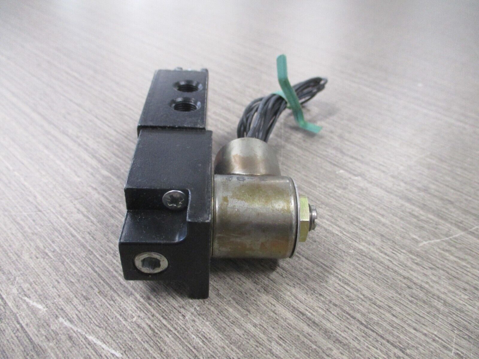 Schrader Bellows Solenoid Valve 41401-1135 150 PSI Used