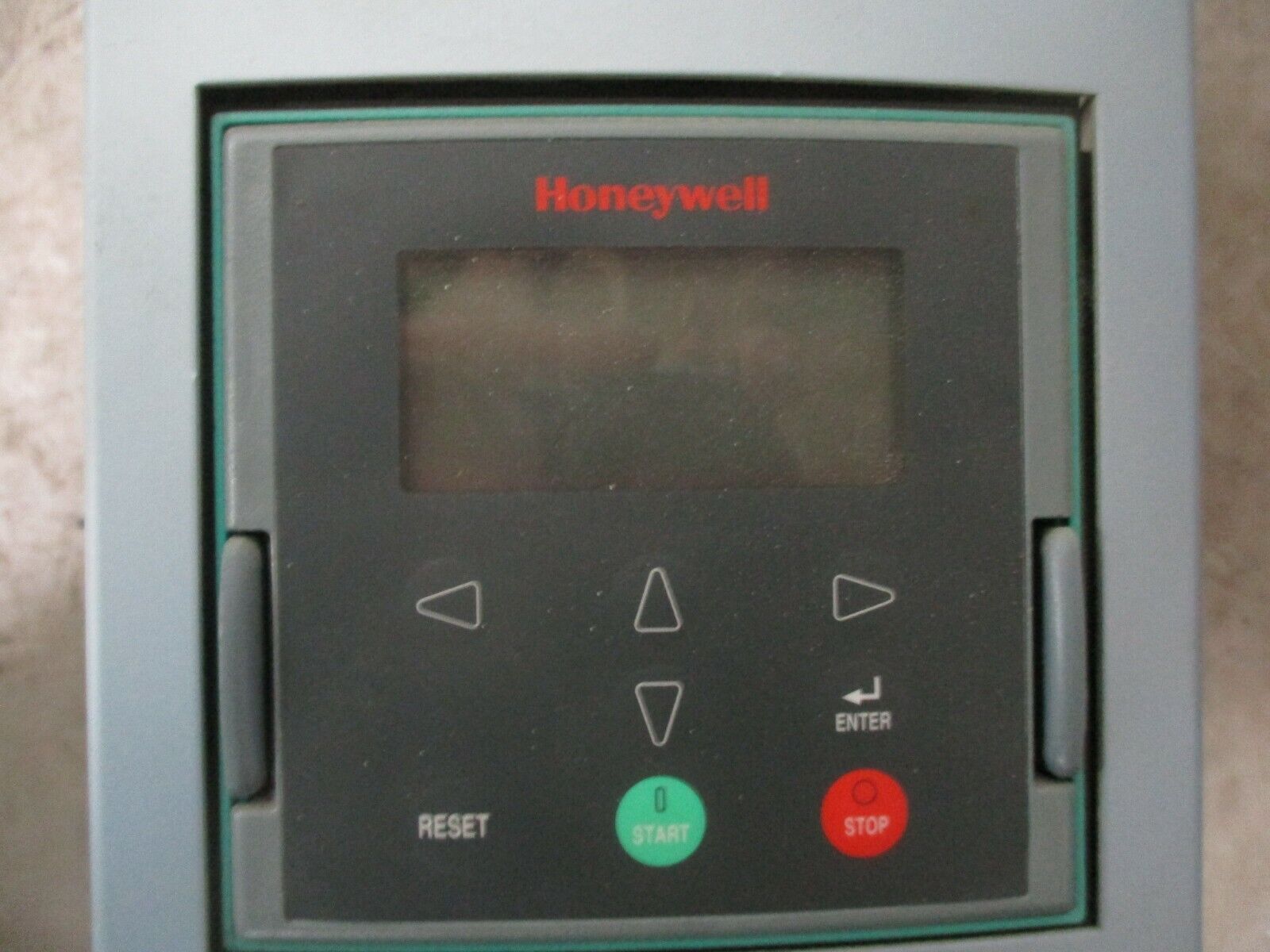 Honeywell AC Drive CXS 0075HP V35G2N1 7.5HP 3Ph Input: 440-500V 50/60Hz Used