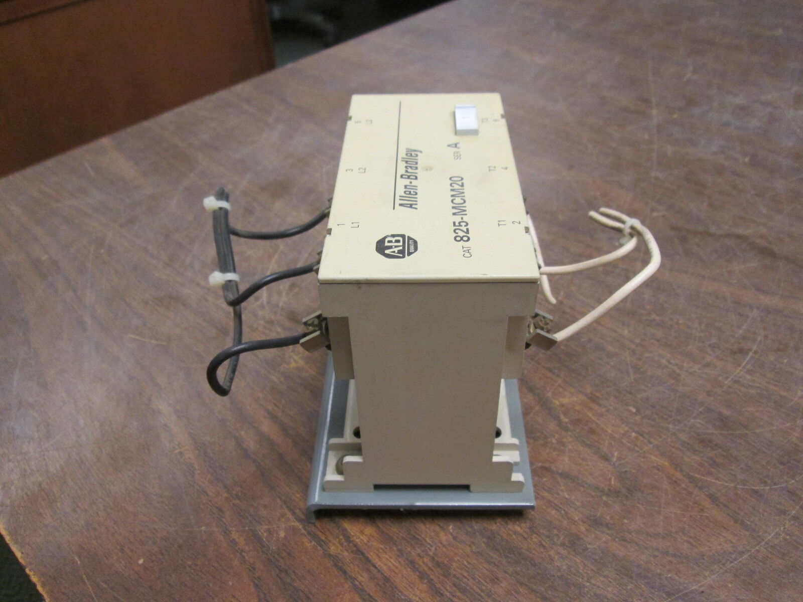 Allen-Bradley Converter 825-MCM20 Ser A 600V Range: 2.5-20A Used