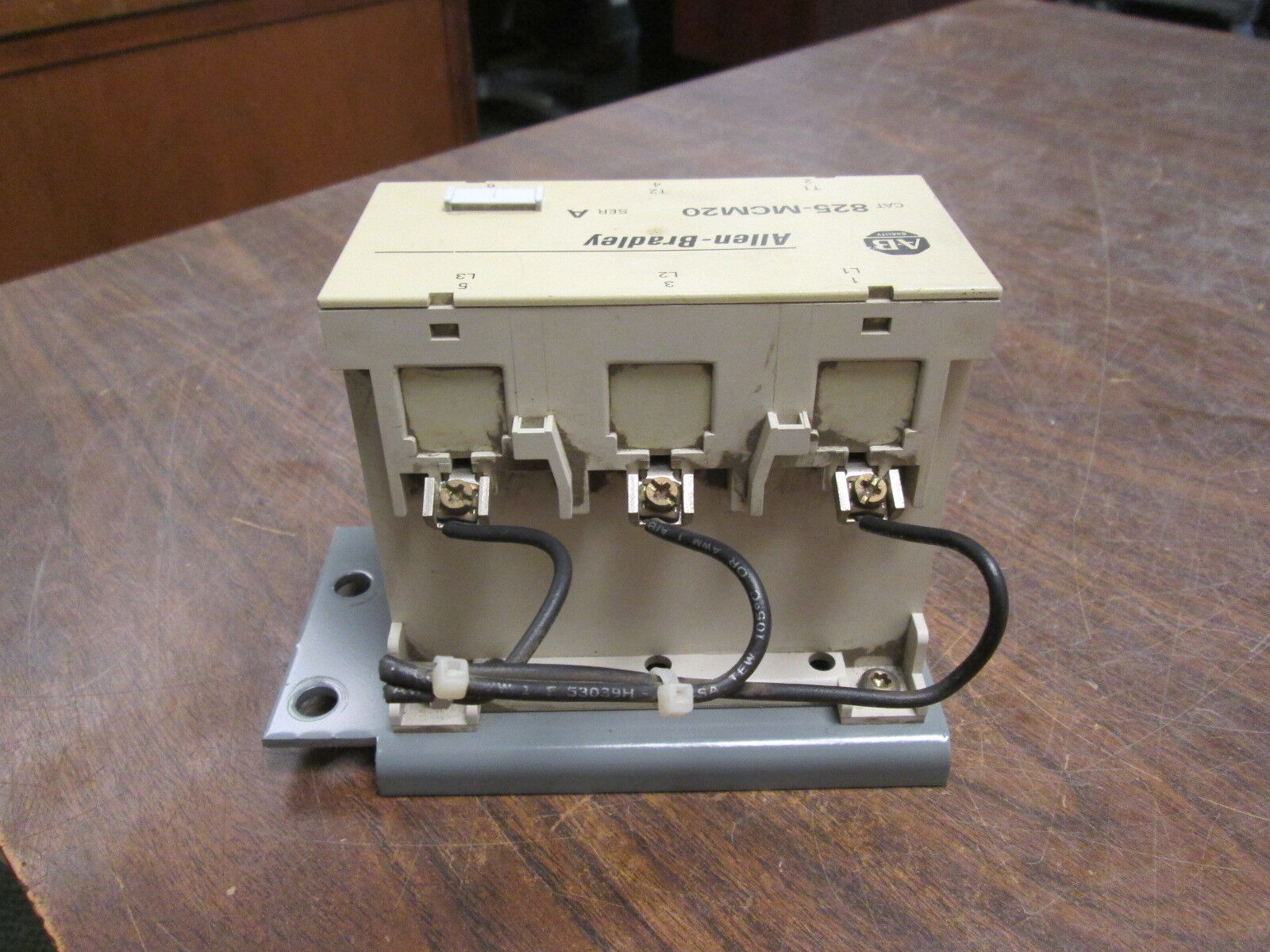 Allen-Bradley Converter 825-MCM20 Ser A 600V Range: 2.5-20A Used