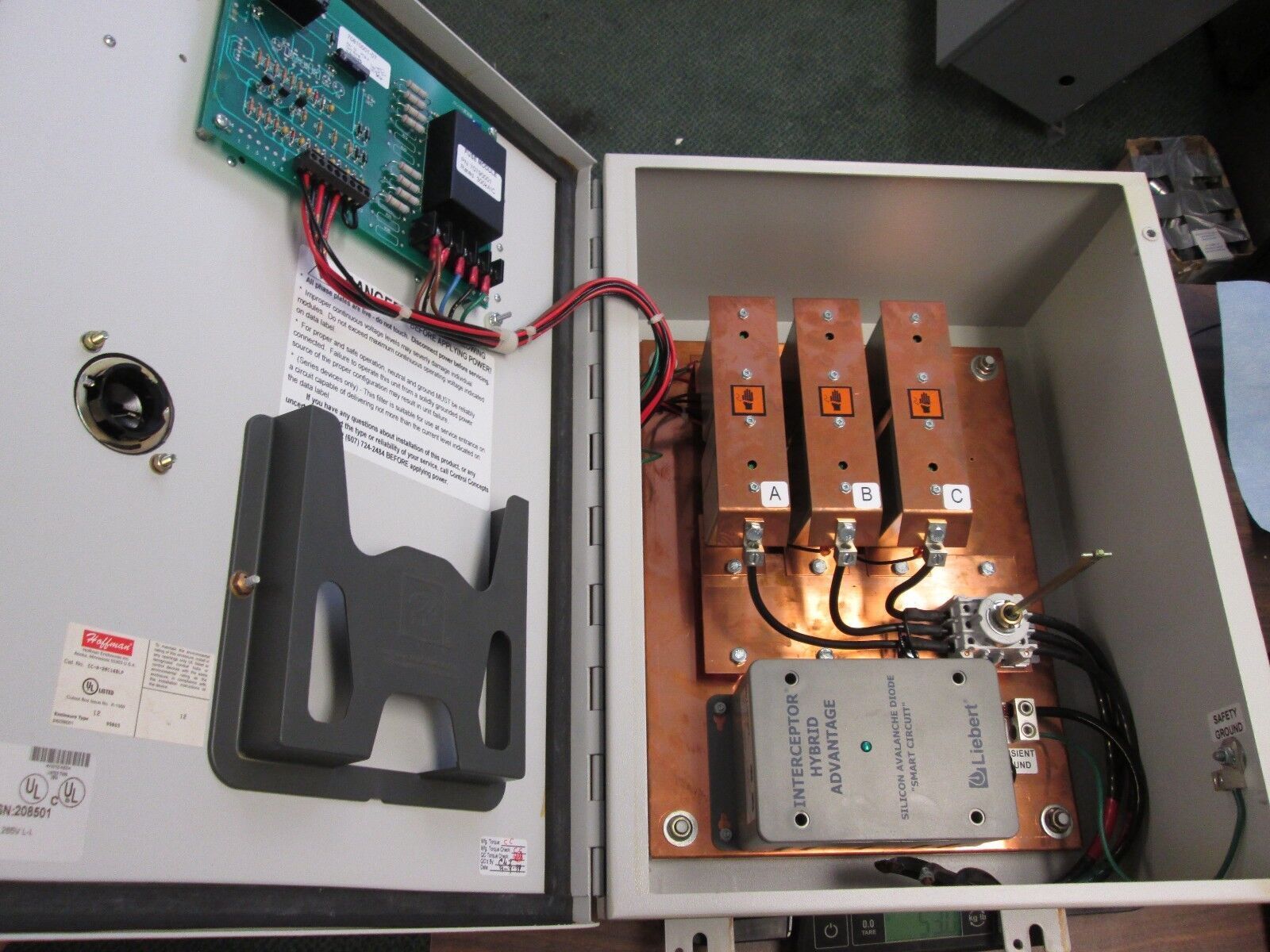 Liebert Interceptor Series Surge Suppressor H2208D110R-01 208V 3PH 50/60HZ Used