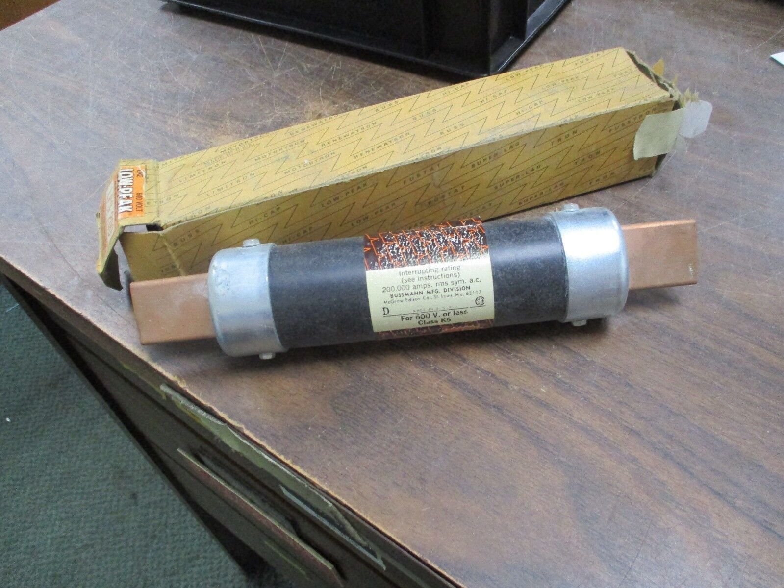 Bussmann LPS200 Low-Peak Fuse 200A 600V New Surplus
