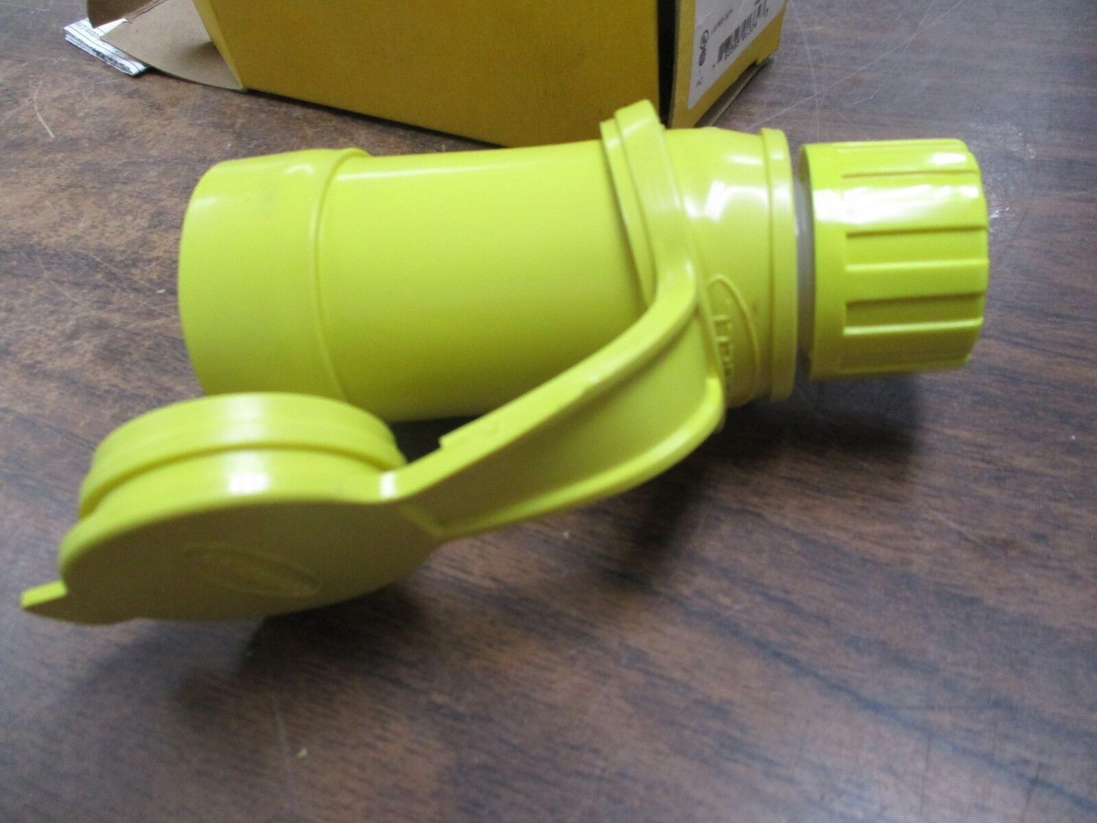 Hubbell Connector HBL15W33 New Surplus