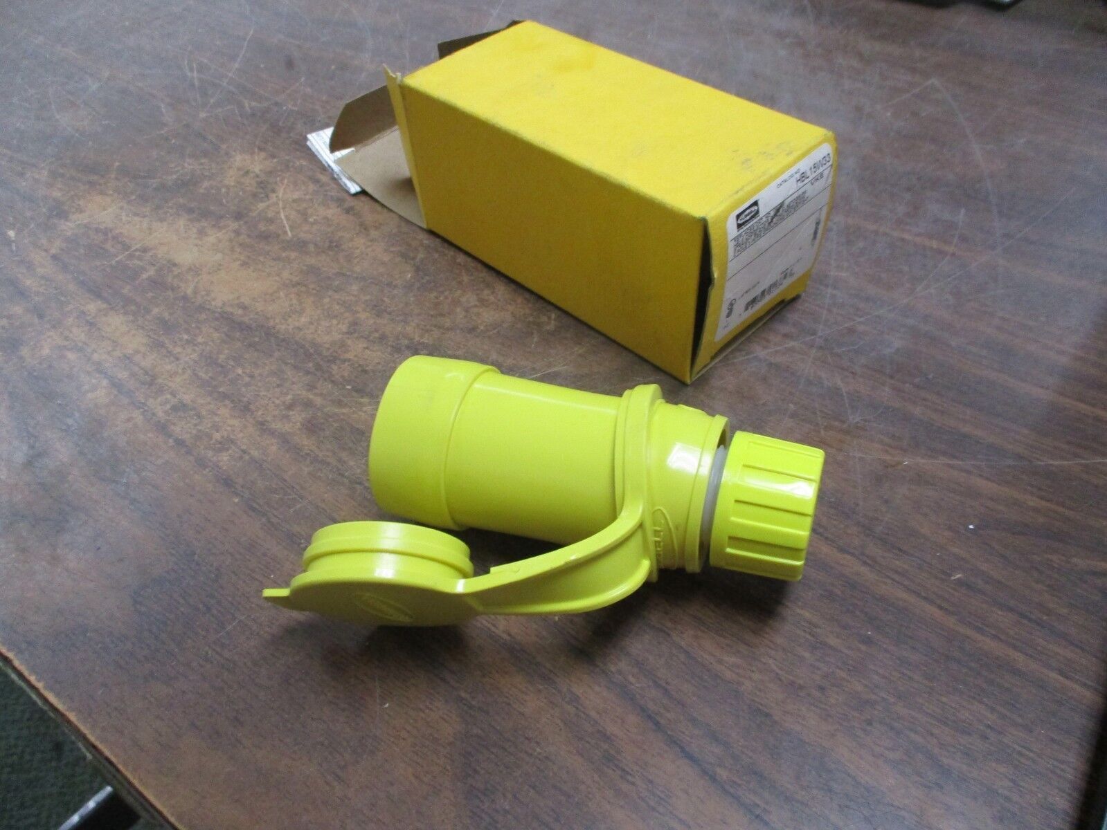 Hubbell Connector HBL15W33 New Surplus