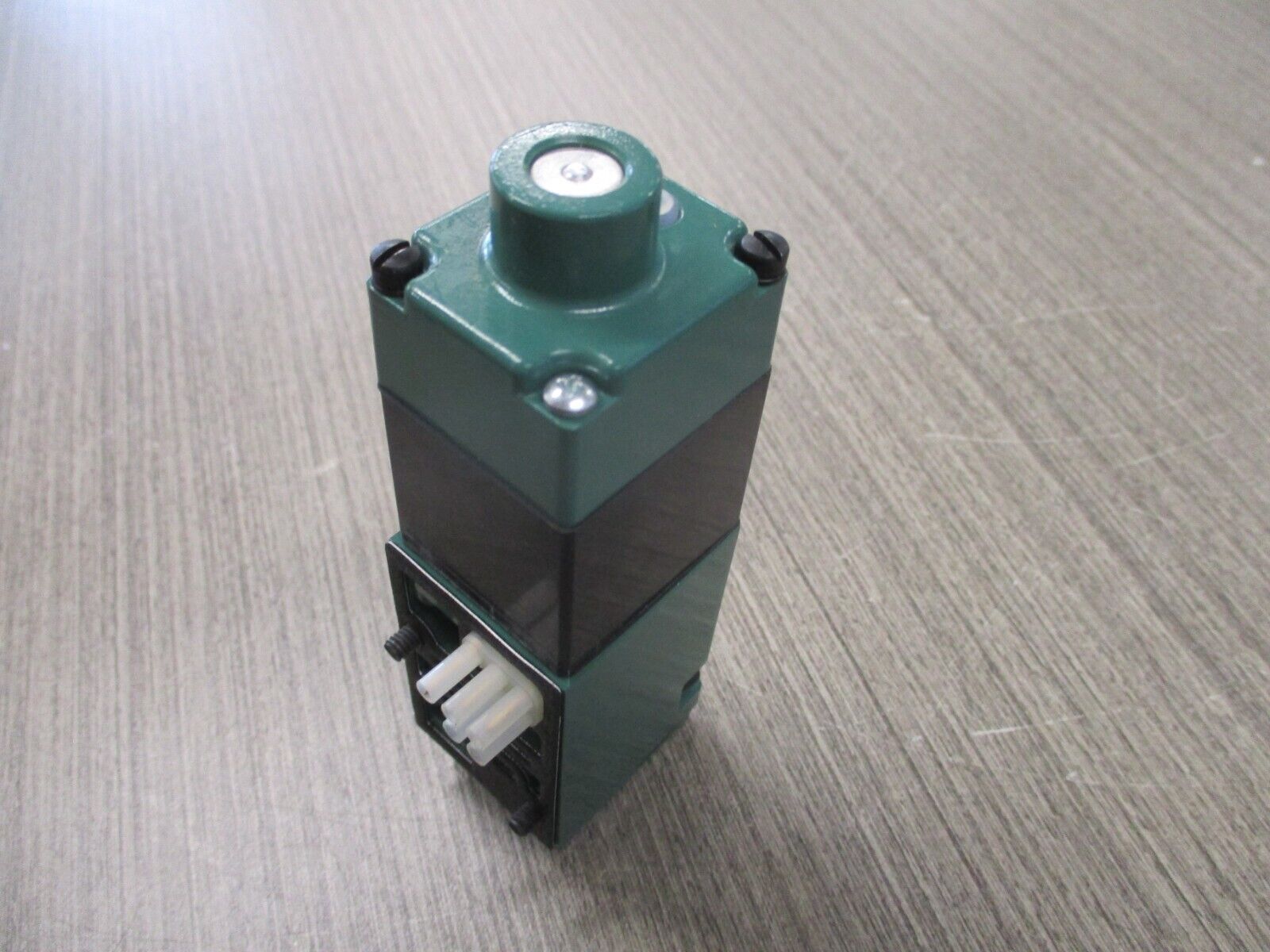 Numatics Solenoid Valve 0815A400K000030 110-120V 50-60Hz *No Box* New Surplus