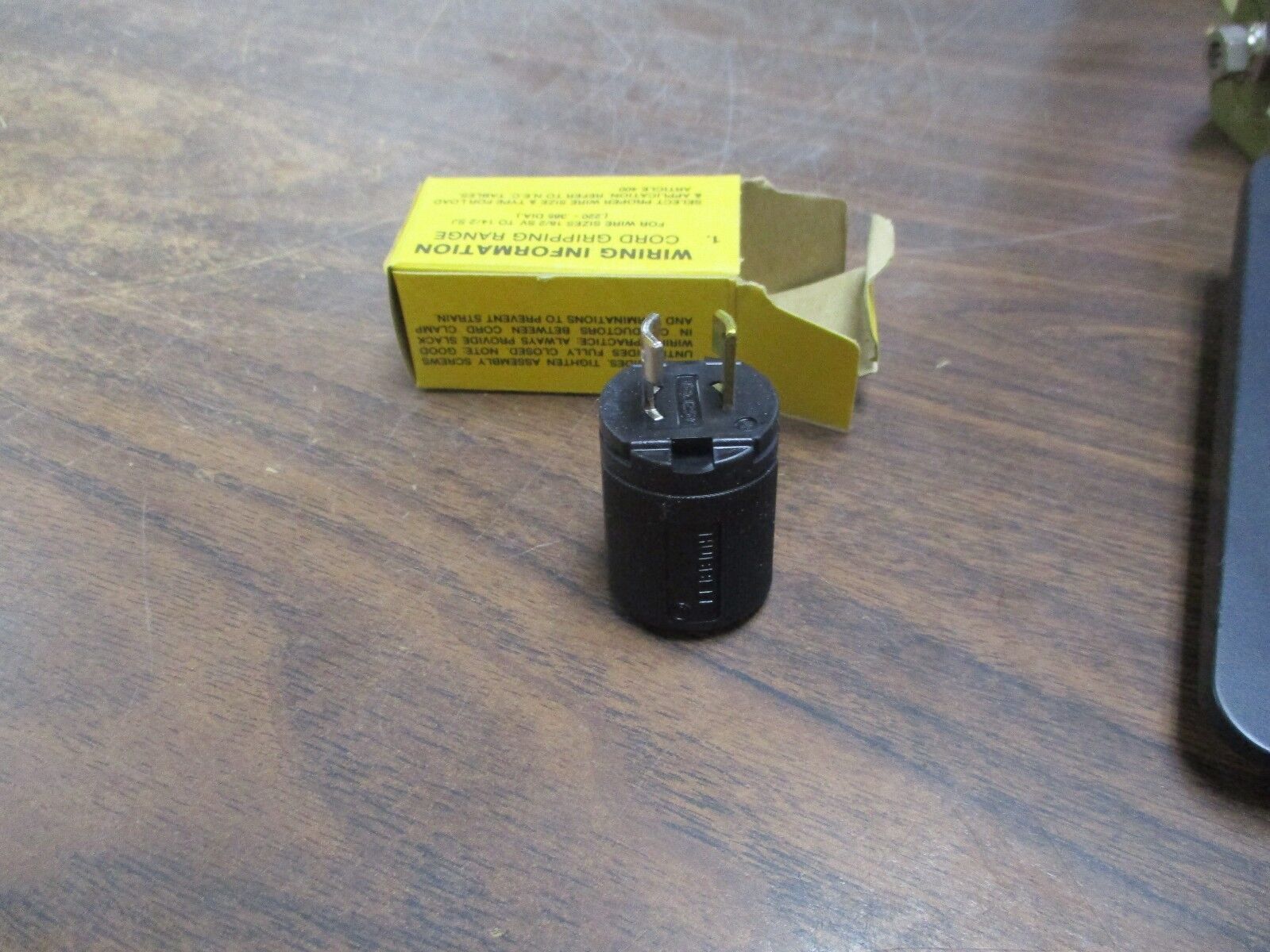 Hubbell Twist lock plug, HBL7465V, 15A,125V New Surplus
