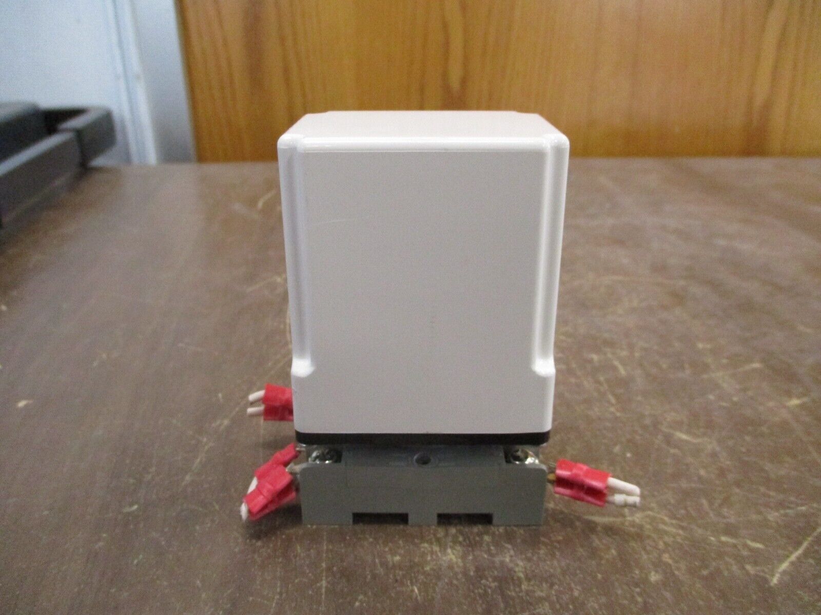 Square D Timing Relay 9050 JCK1F5V14 Ser. D Delay: Fixed 5 Sec w/ Base Used
