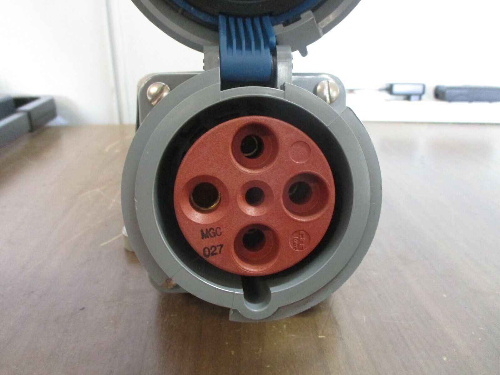 Cooper Receptacle w/ Base CD460R9W 60A 250V 3P 4W Used