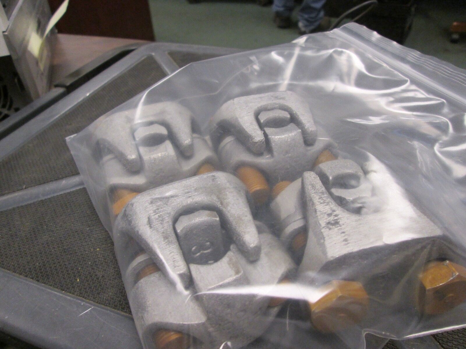 ilsco 2 Bolt Splice DBA350 350 MCM -10 Tap Lot of 4