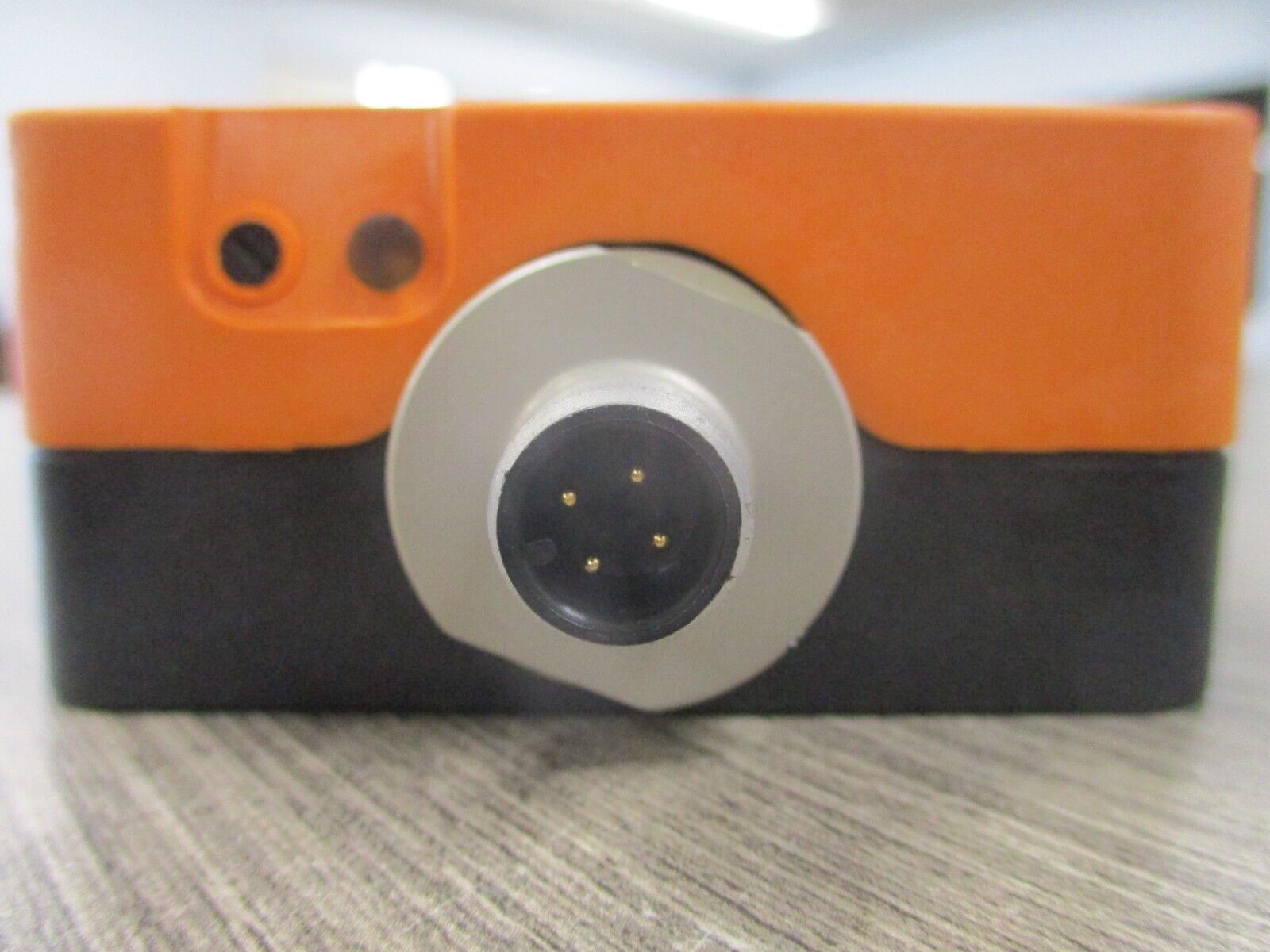 ifm efector 100 Inductive Proximity Sensor ID8505 New Surplus