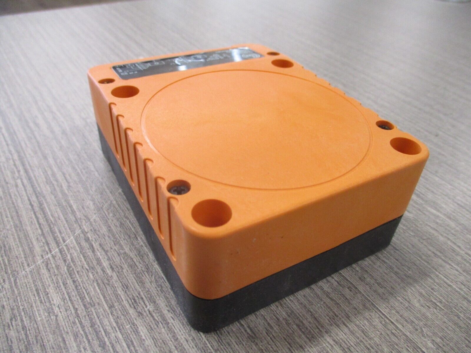 ifm efector 100 Inductive Proximity Sensor ID8505 New Surplus