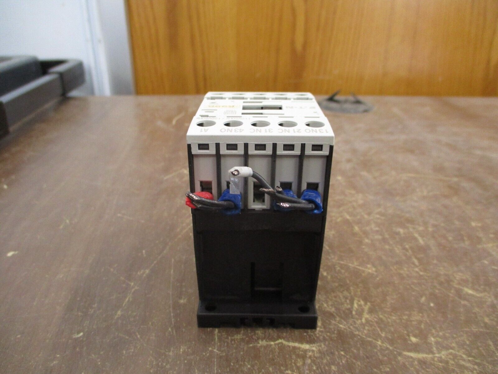 Eaton Contactor XTRE1 0B22 120V Coil 10A 600V Used