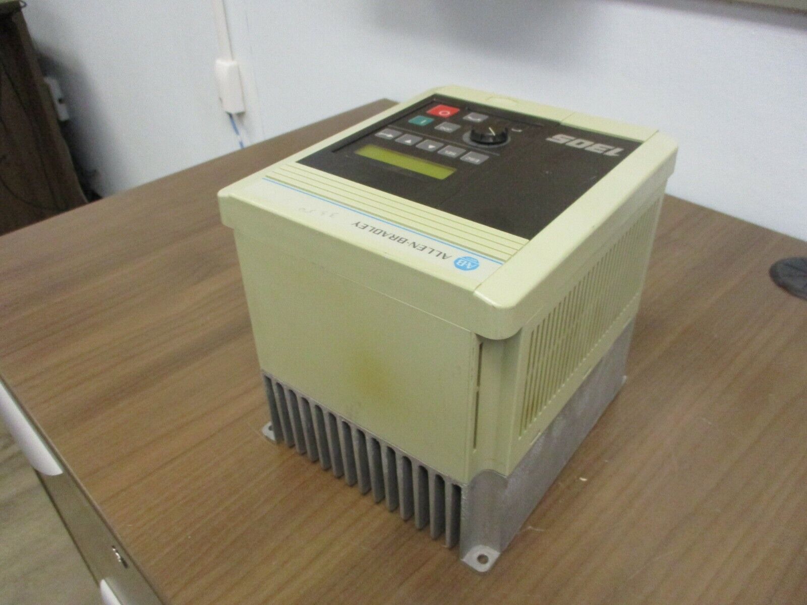 Allen-Bradley 1305 AC Drive 1305-BA03A-HA1 1HP Used
