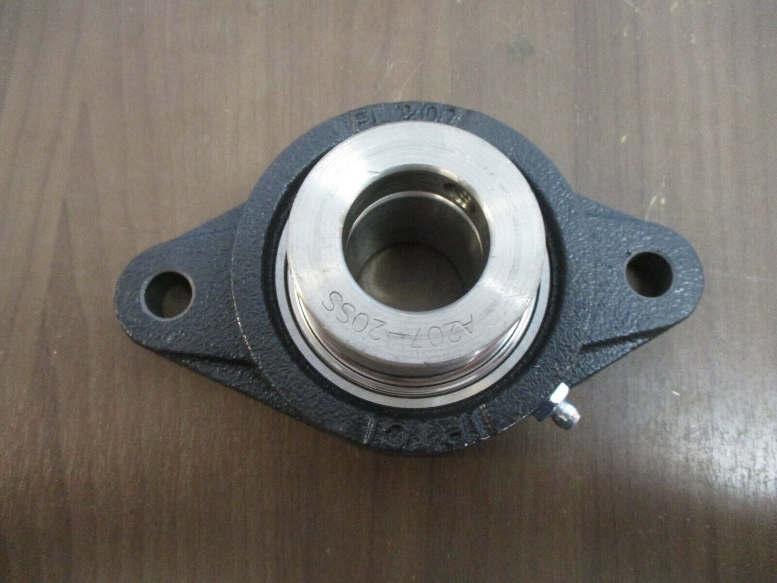 IPTCI Eccentric Locking 2-Bolt Flange SNAFL 207 20 1-1/4" Stainless / Cast Iron