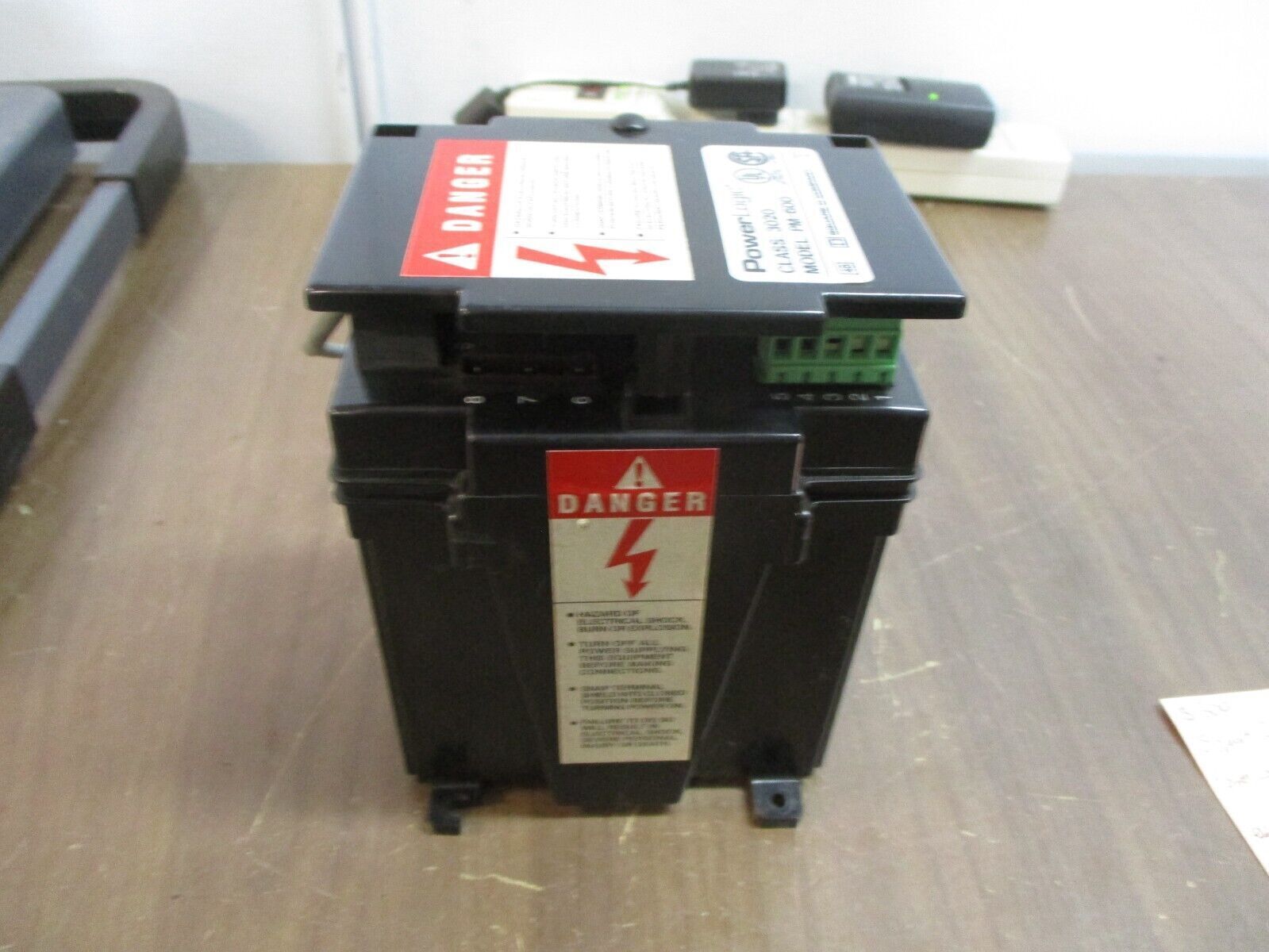 Square D PowerLogic Power Meter w/ Display 3020/PM-600 / 3020 PMD-32 Used