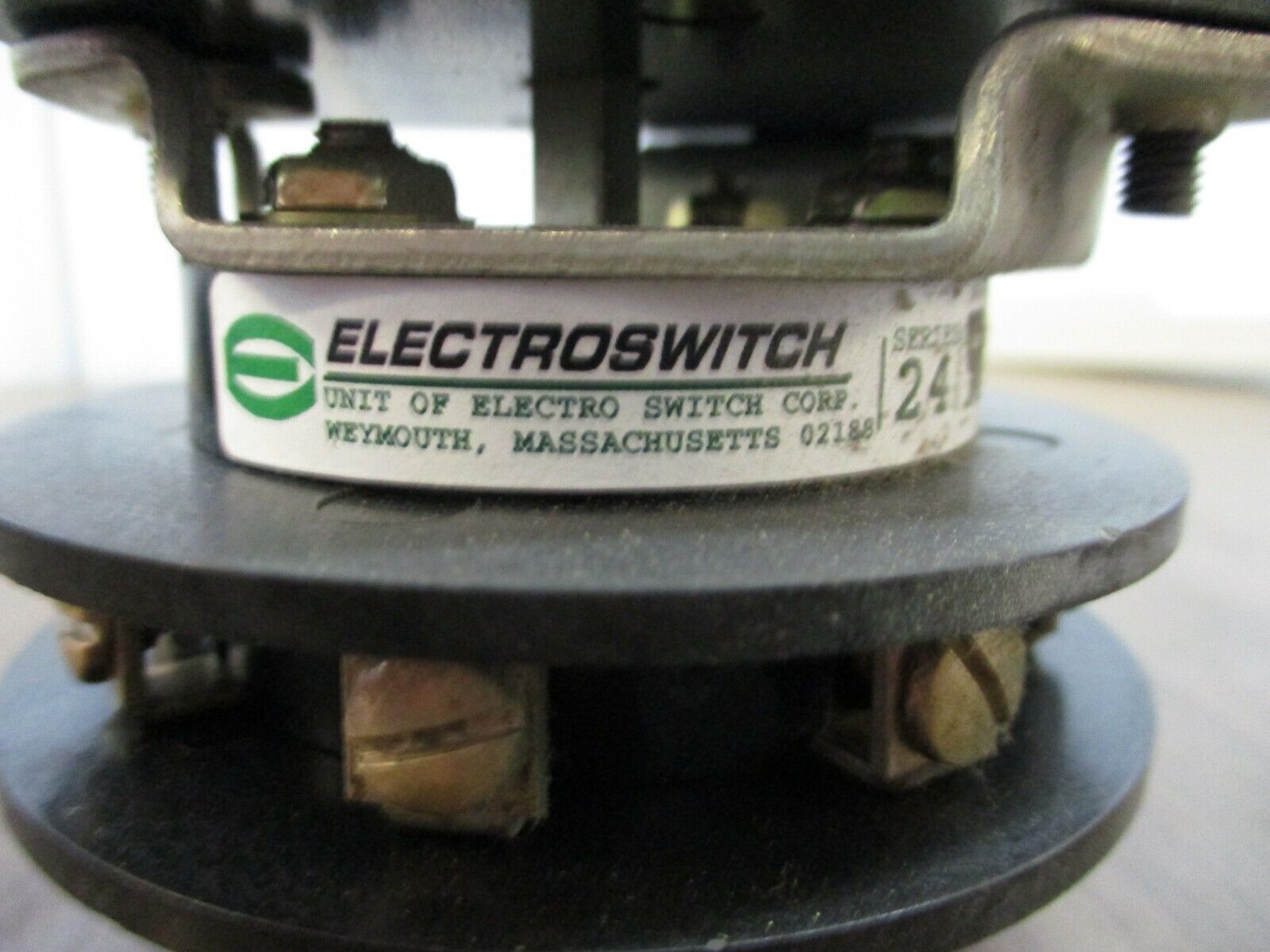 Electroswitch Series 24 Mode Selector Rotary Switch 24201 20A 600V Used