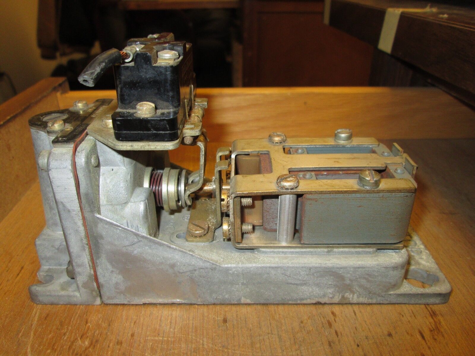 GE Pneumatic Time Delay Relay CR2820B 110AA3 No Coil Used