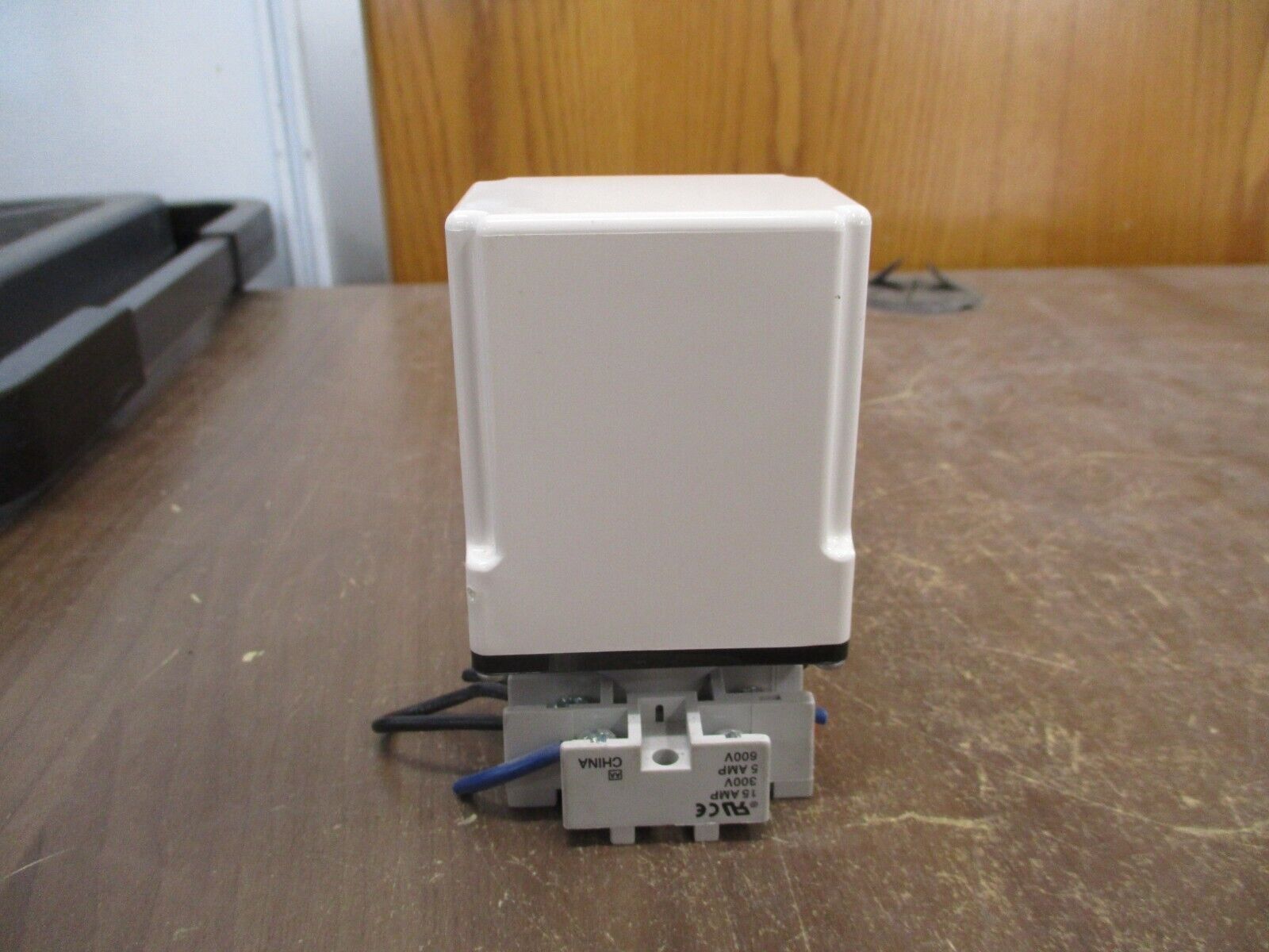 Eaton Time Delay Relay TMR5CF2S120 120V AC/DC Delay: Fixed 2 Sec w/ Base Used