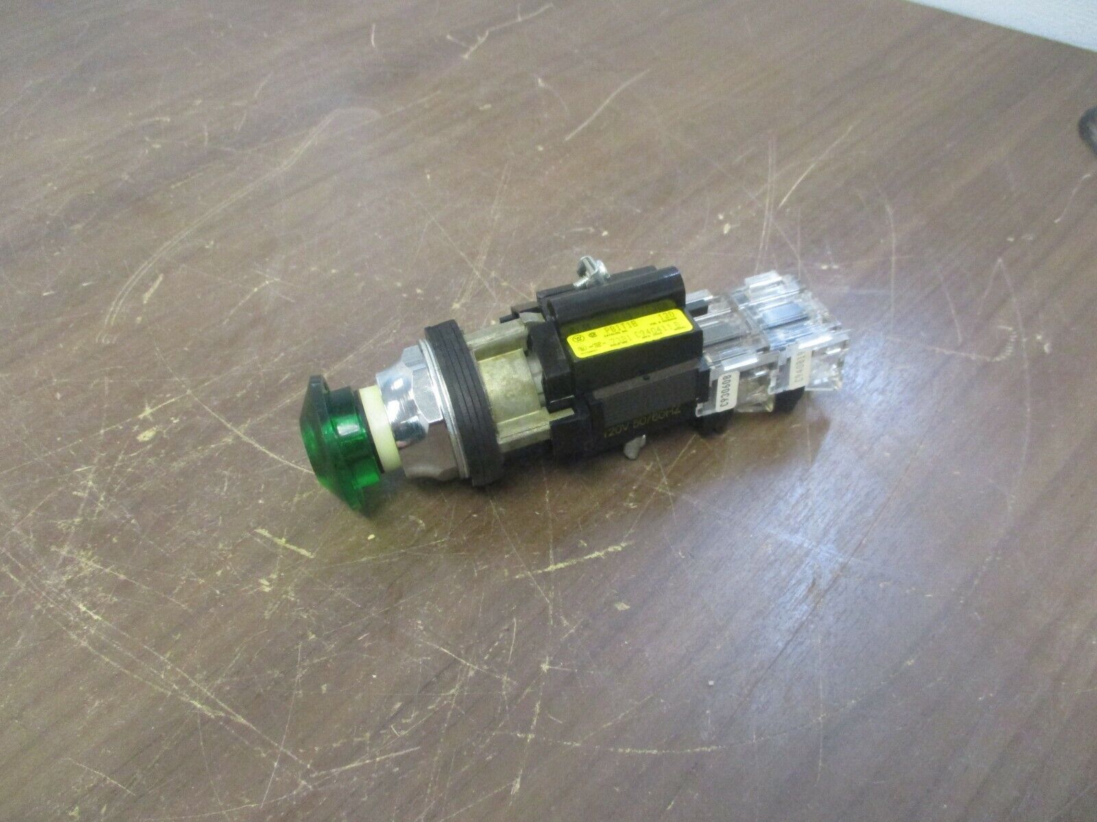 Westinghouse Illuminated Push Button PB1T1B Model B 120V 60Hz Green Used