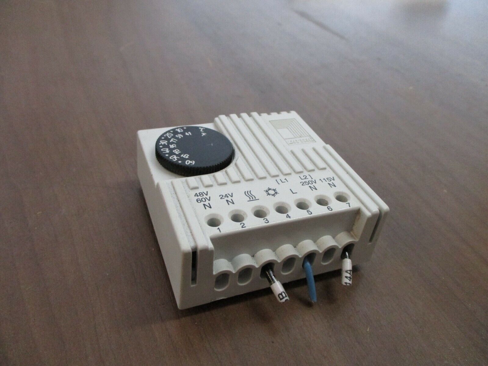 Rittal Temperature Controller SK 3110 Range: 41-131°F Used