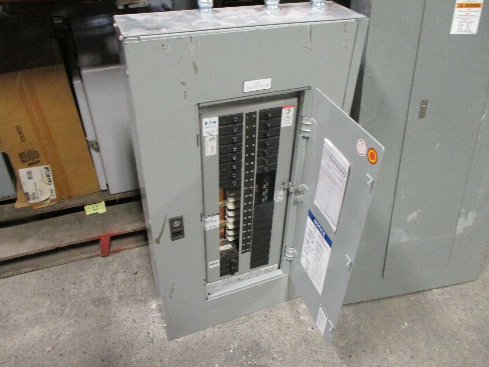 Eaton Main Lug Breaker Panel 1C96646G02 100A Max 208Y/120 3Ph 4W Used