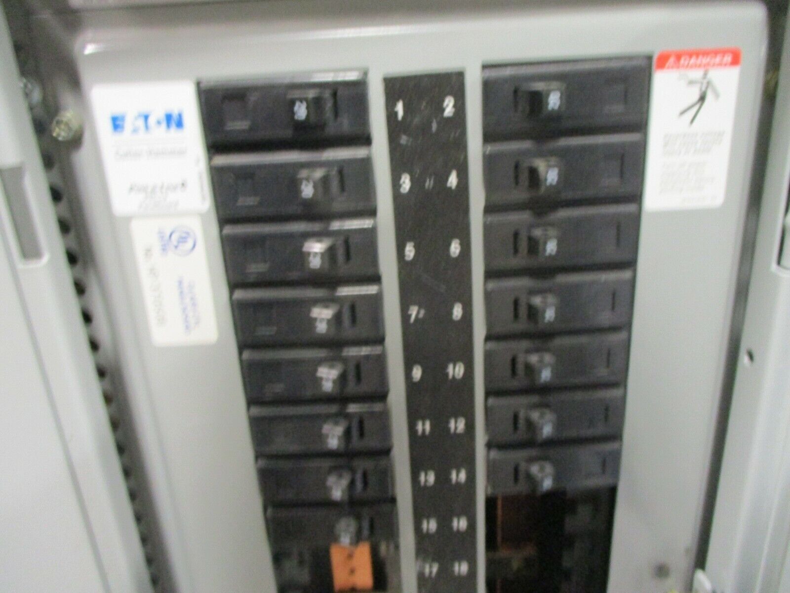 Eaton Main Lug Breaker Panel 1C96646G02 100A Max 208Y/120 3Ph 4W Used