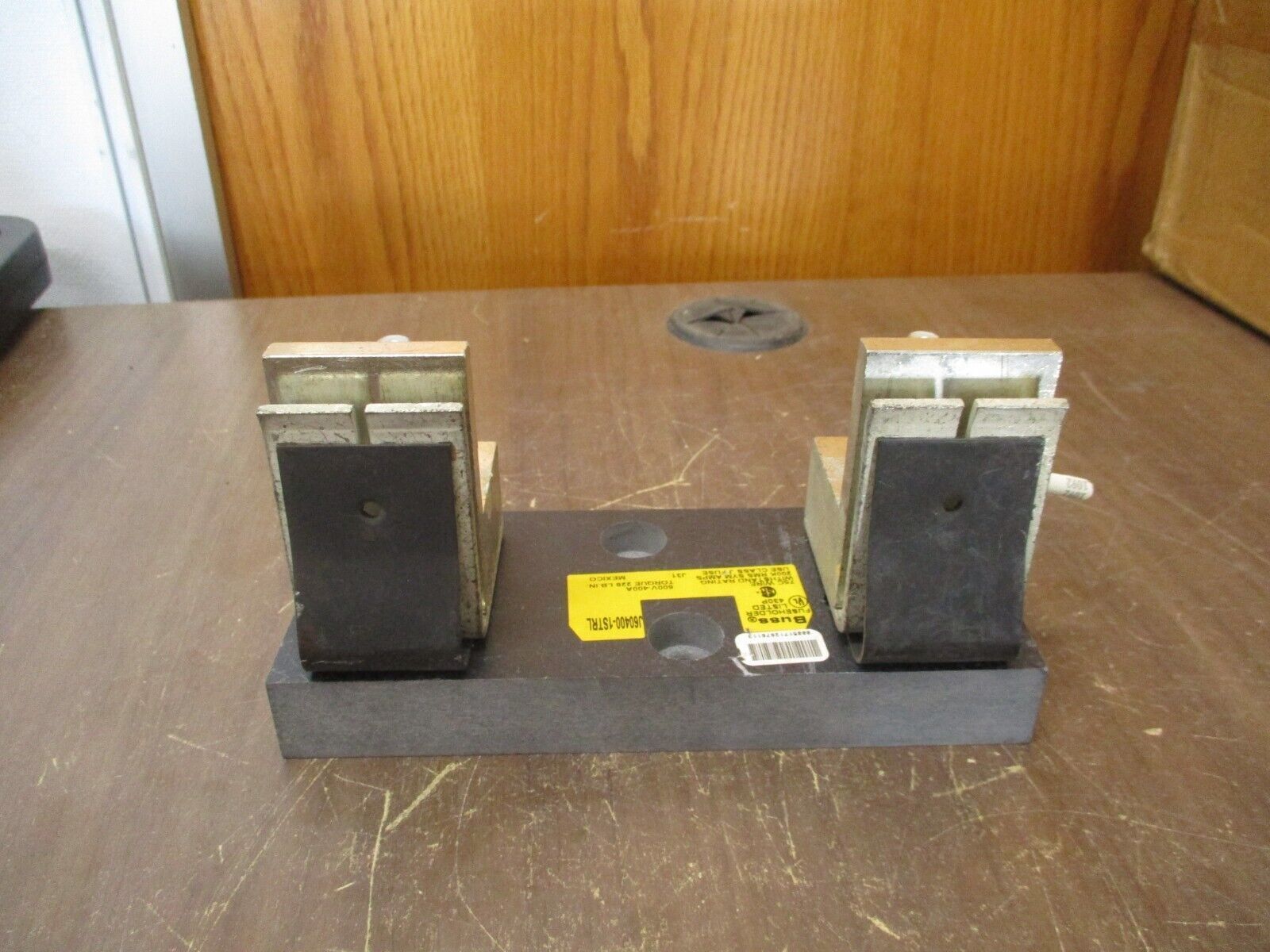 Buss Fuseholder J60400-1STRL 400A 600V 1P Class J Fuse Used