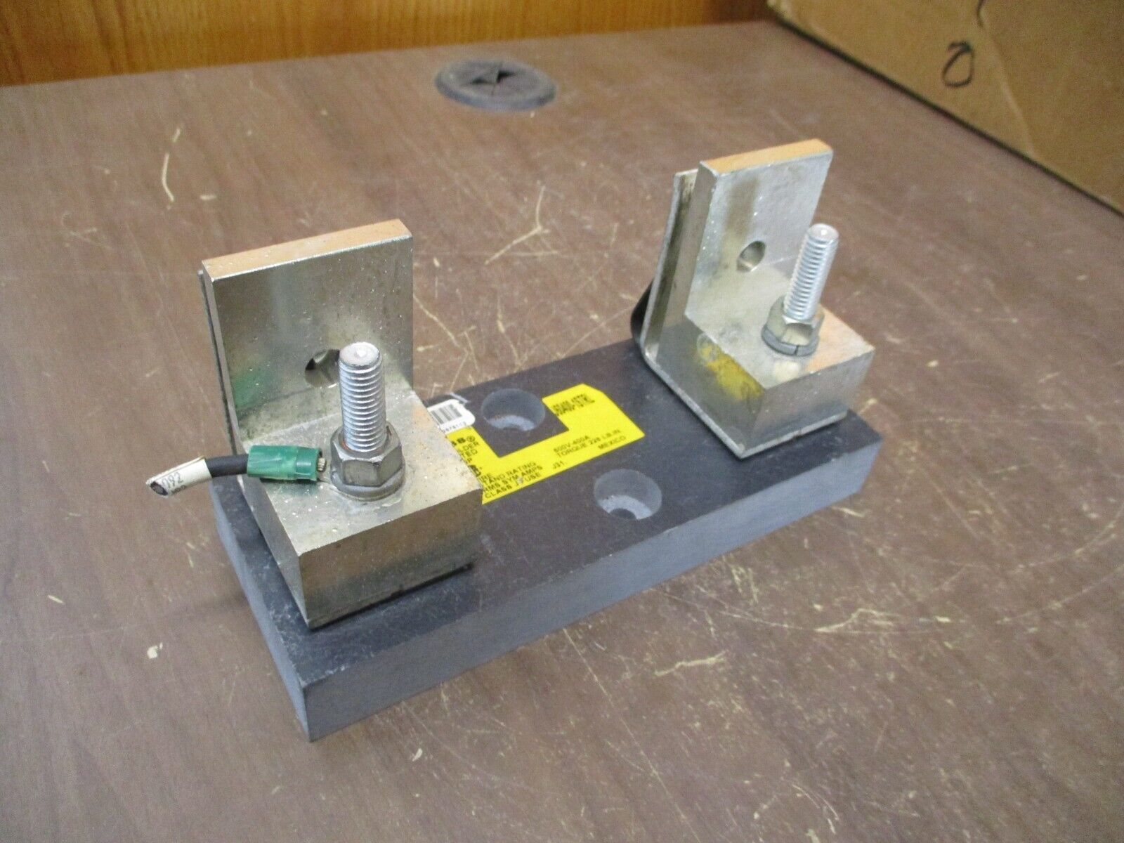 Buss Fuseholder J60400-1STRL 400A 600V 1P Class J Fuse Used