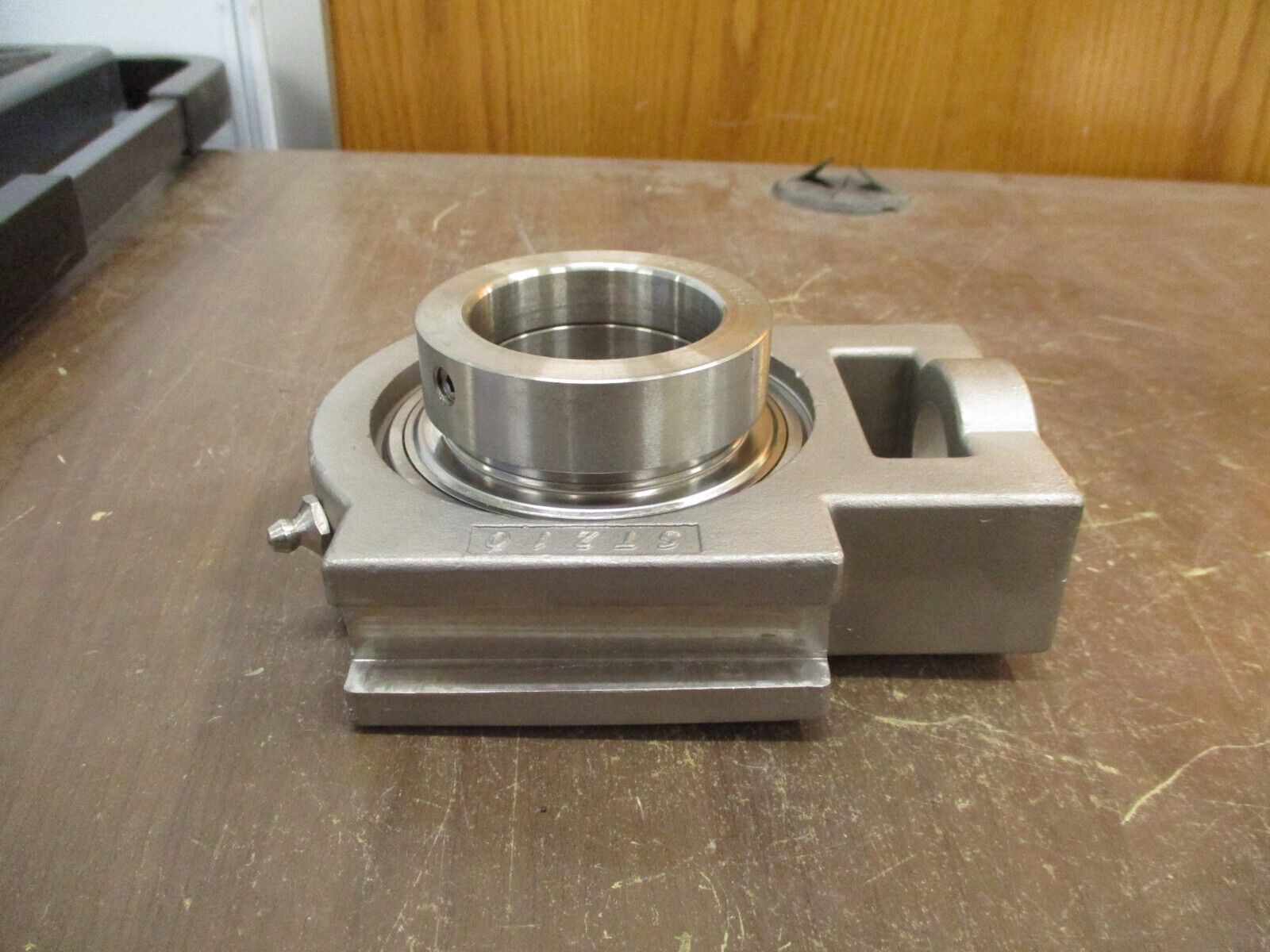 IPTCI Stainless Steel Take-Up Unit SNAST 210 31 1-15/16" Eccentric Locking