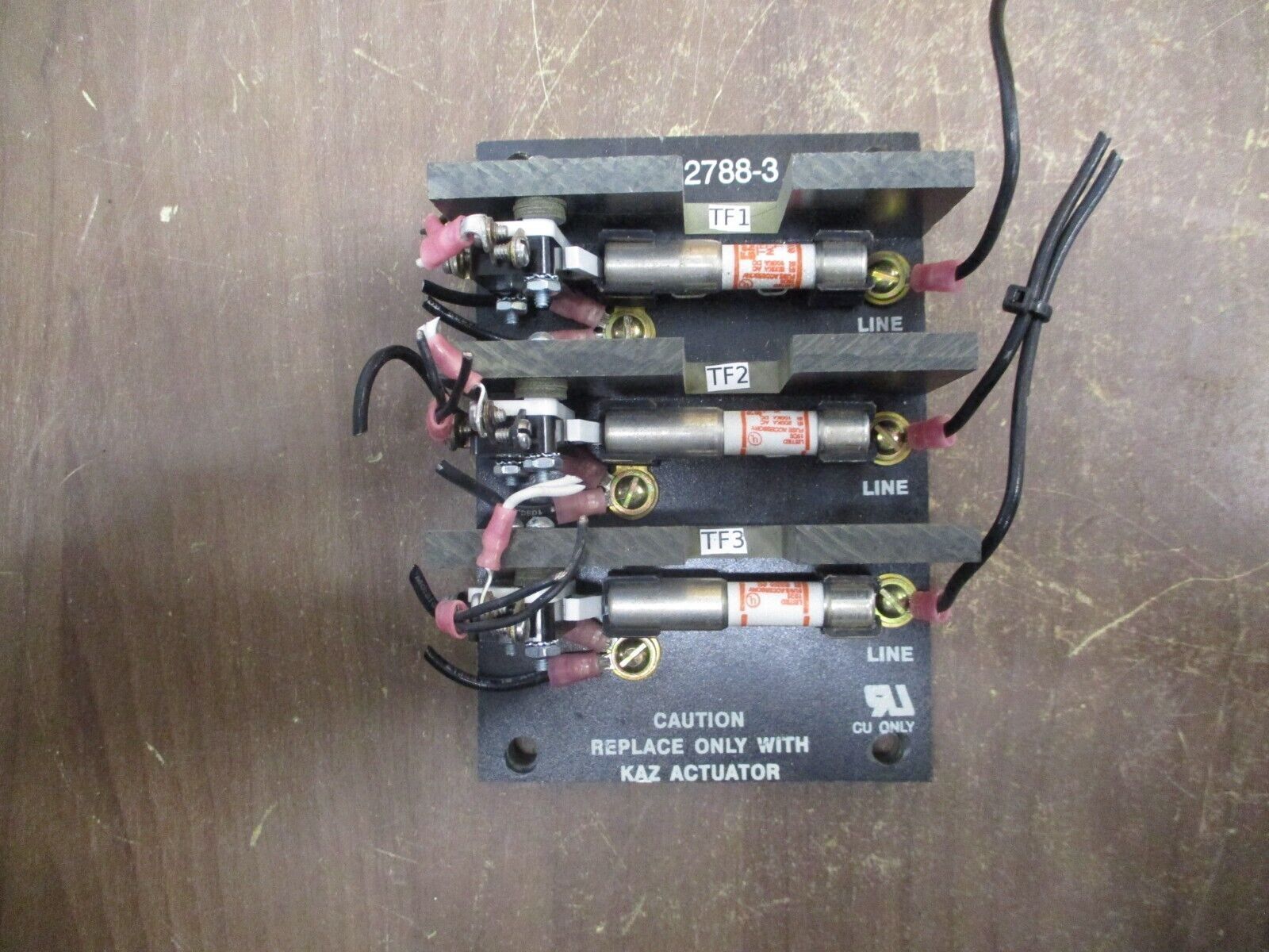 Buss Fuse Block 2788-3 3P w/ (3) TI-600 Fuses Used
