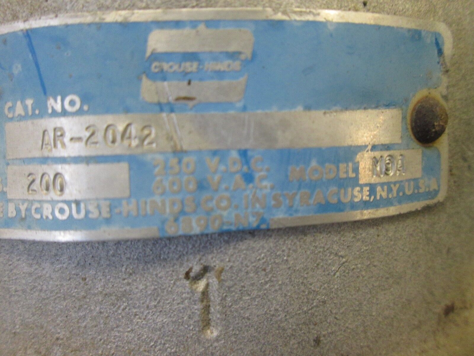 Crouse-Hinds Arktite Receptacle AR-2042 Model M9A 200A 600V 3P 4W *No Cap* Used