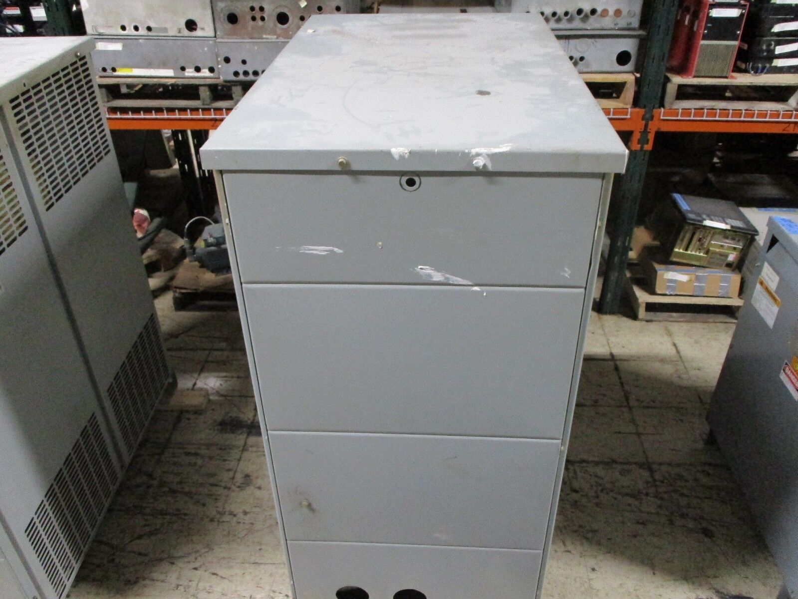 FPE Transformer 300KVA H.V. 480 L.V. 208Y/120V 3Ph 60Hz Used