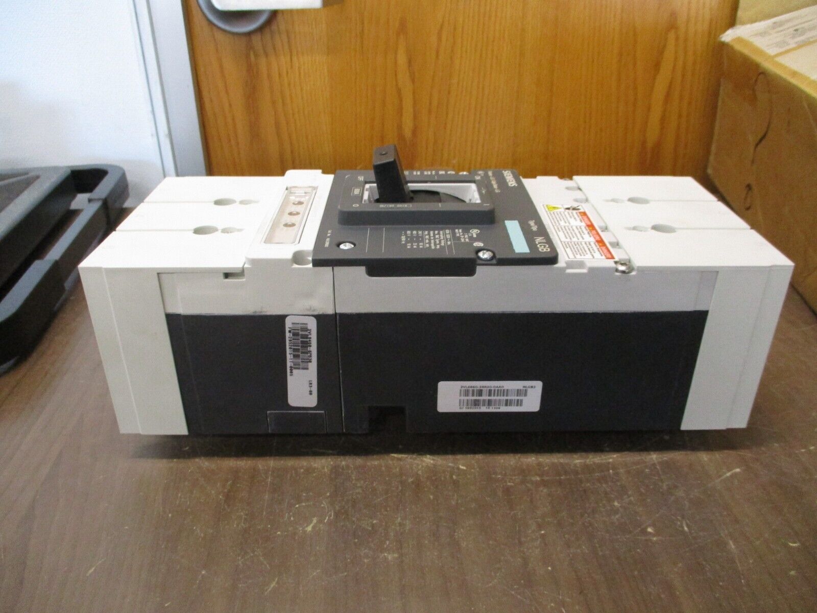 Siemens Type NLGB Circuit Breaker NLK3R600 600A 600V 3P Used