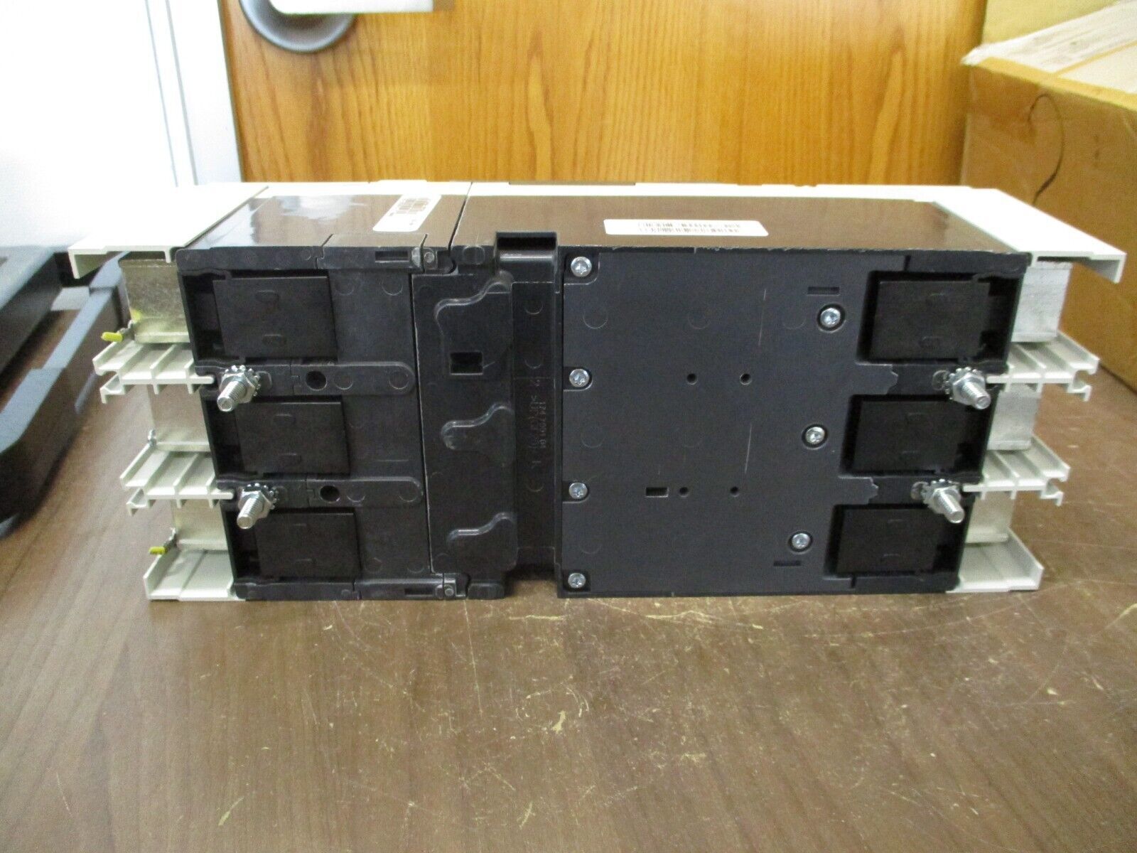 Siemens Type NLGB Circuit Breaker NLK3R600 600A 600V 3P Used