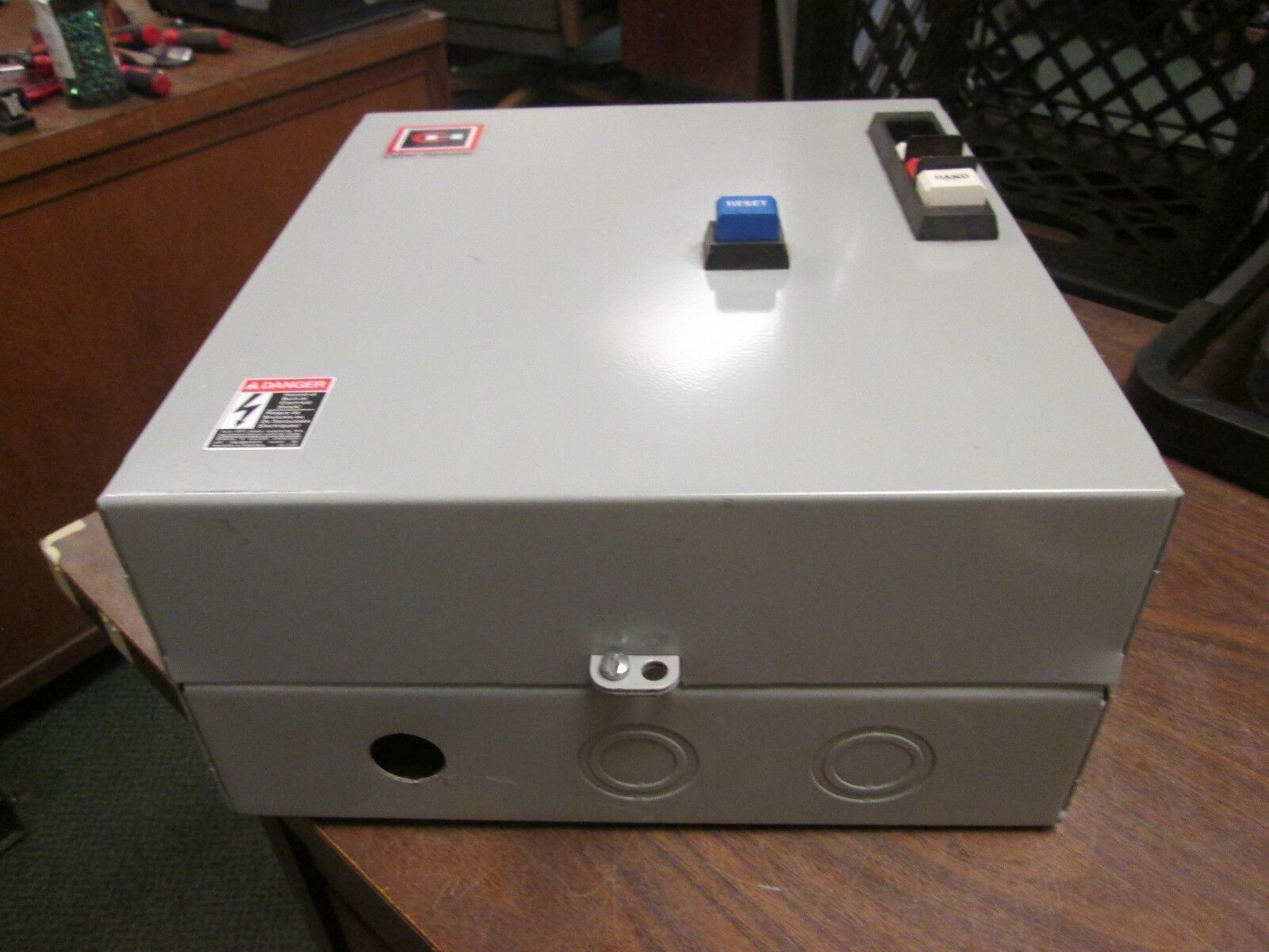 Cutler Hammer Enclosed Starter ECN0701CAA Contactor: AN16BN0 Size 0 18A Used