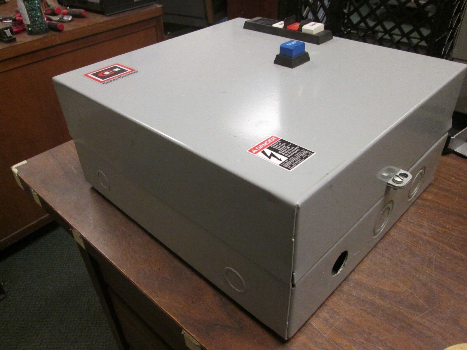 Cutler Hammer Enclosed Starter ECN0701CAA Contactor: AN16BN0 Size 0 18A Used