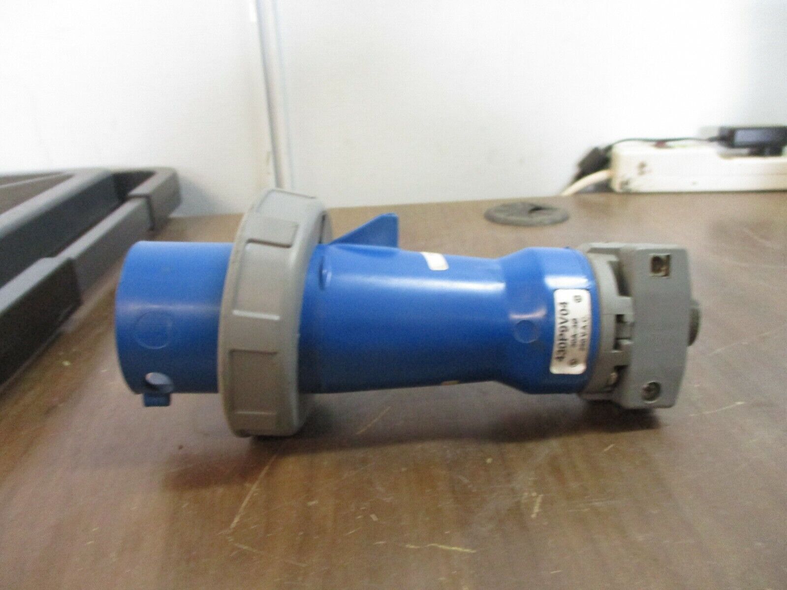 Hubbell Plug 430P9V04 30A 250V 3Ph Used