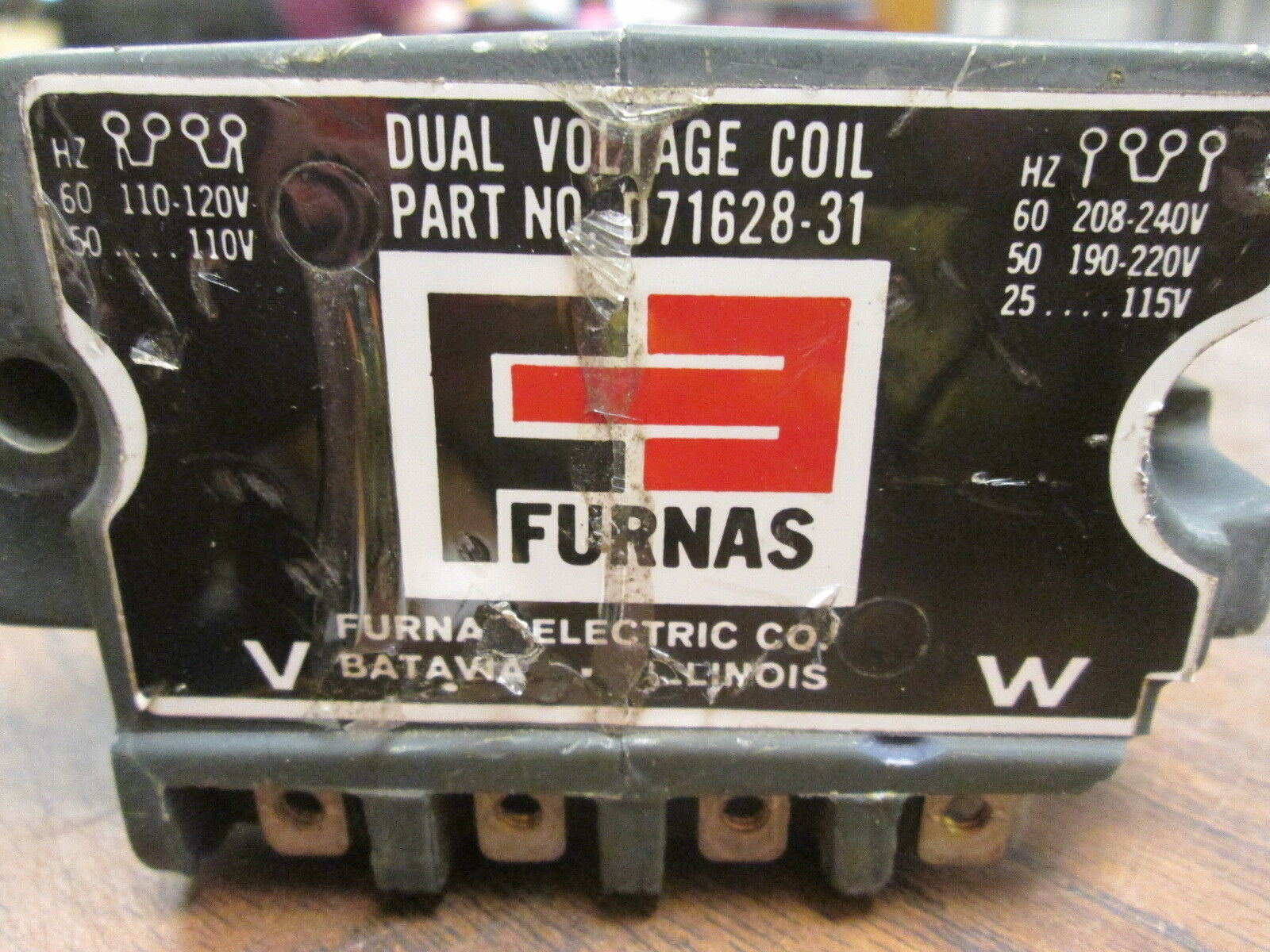 Furnas Dual Voltage Coil D71628-31 115V@25Hz *Chipped Insulator* Used