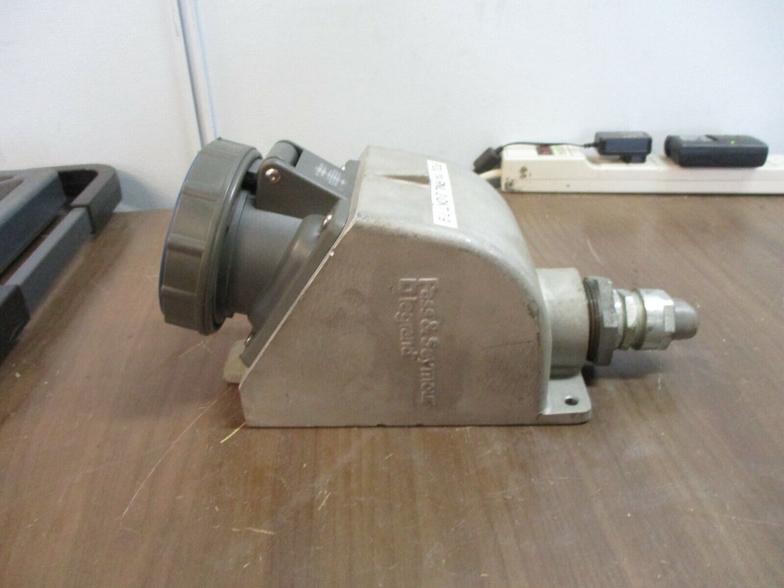 Pass & Seymour Legrand Watertight Receptacle PS360R6-W 60A 250V 2P 3W Used