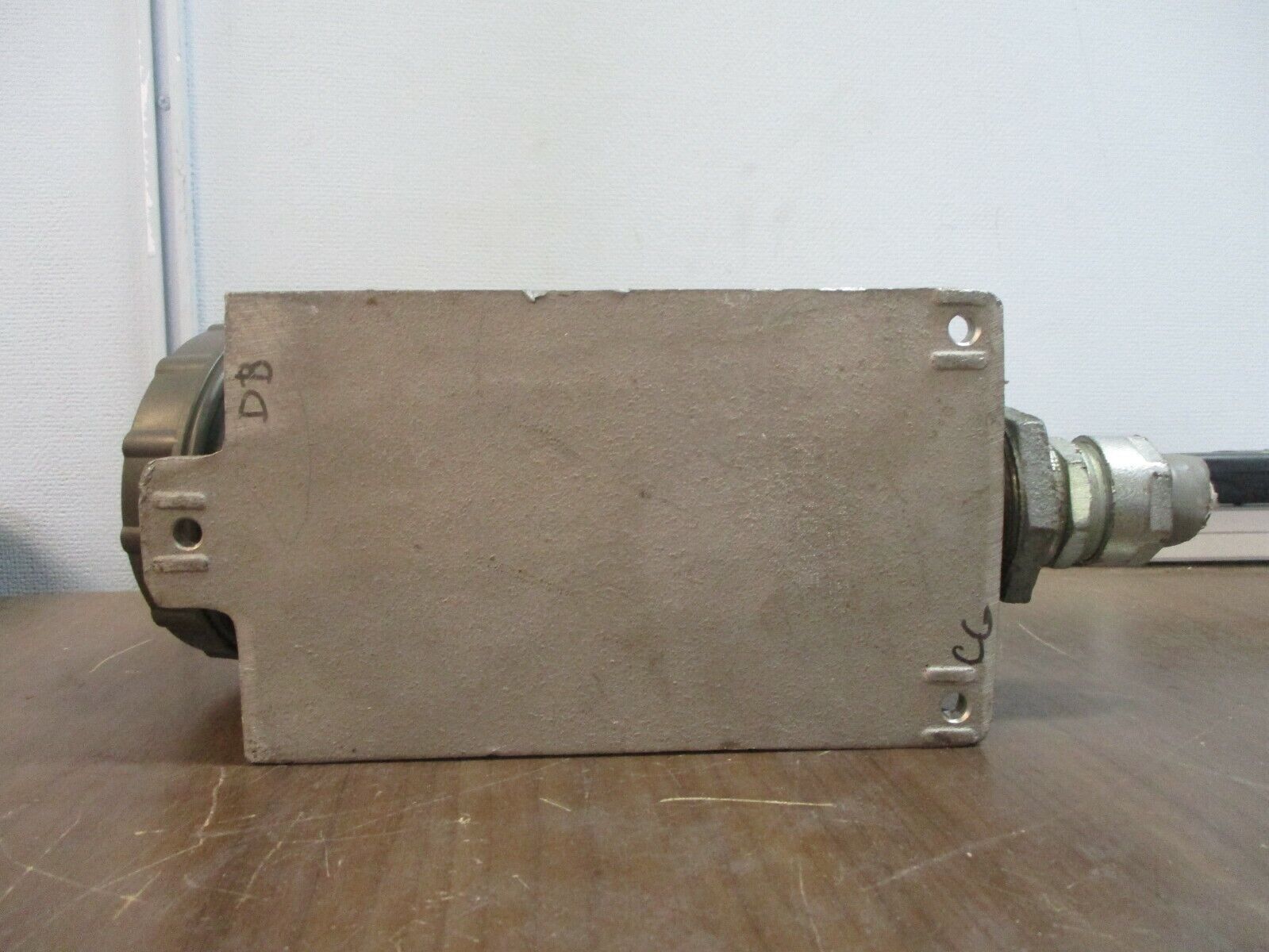 Pass & Seymour Legrand Watertight Receptacle PS360R6-W 60A 250V 2P 3W Used