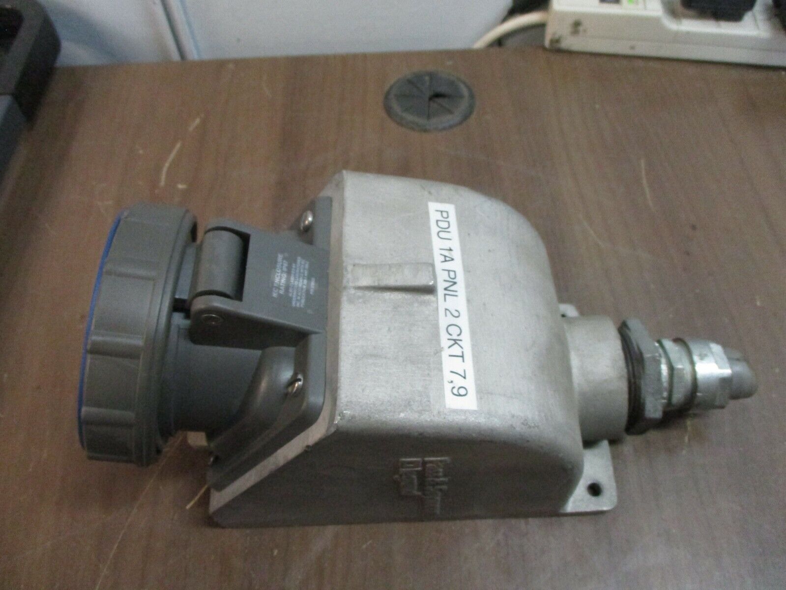 Pass & Seymour Legrand Watertight Receptacle PS360R6-W 60A 250V 2P 3W Used