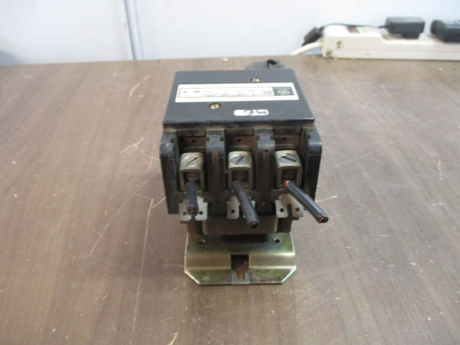 GE Contactor CR353EH3BA1DD 115-120V Coil 90A 600V Used