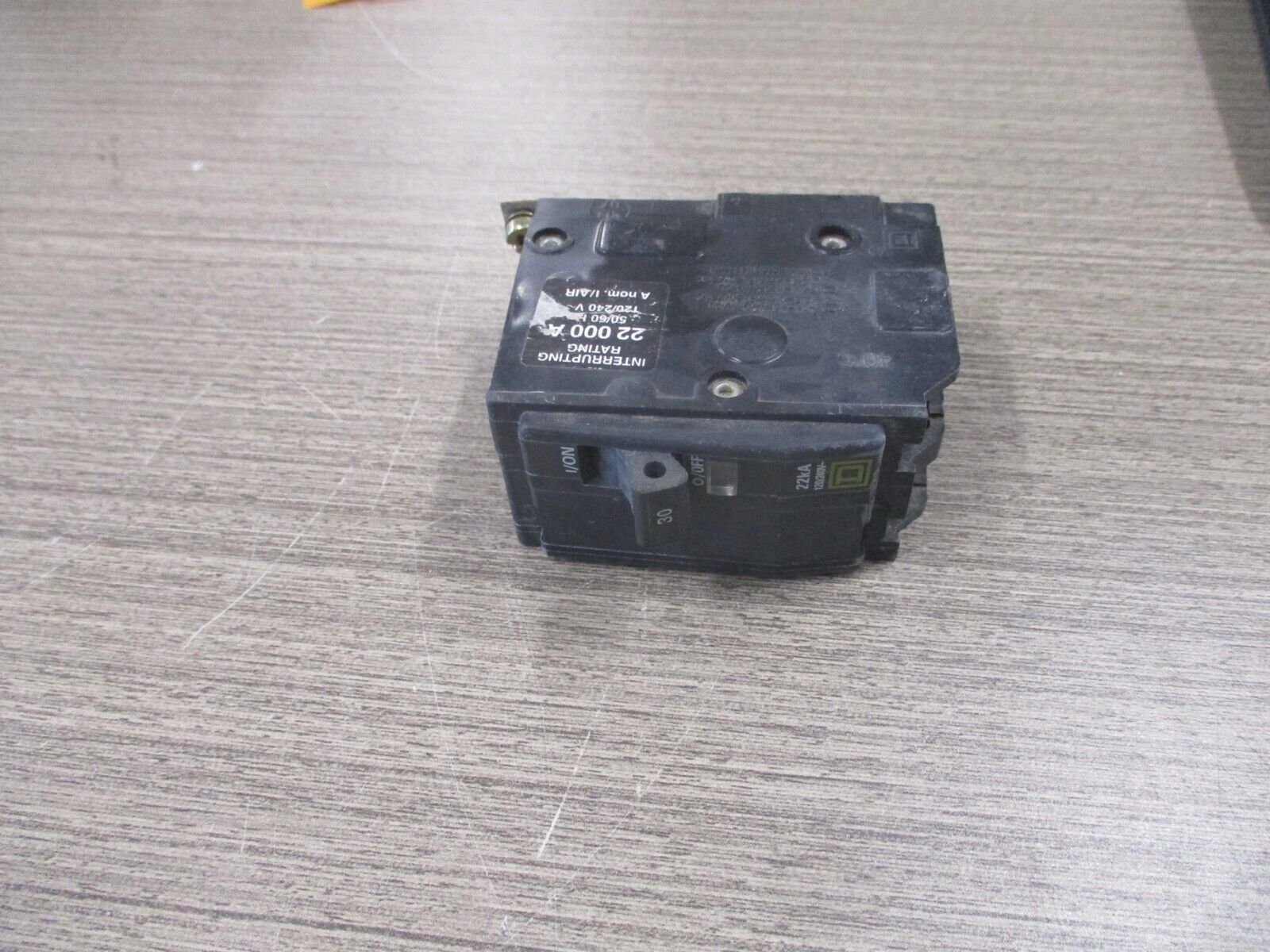 Square D Bolt-On Circuit Breaker Q0B230VH 30A 120/240V 2P 22kA Used