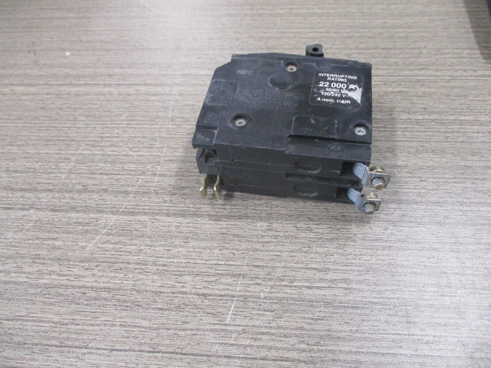 Square D Bolt-On Circuit Breaker Q0B230VH 30A 120/240V 2P 22kA Used