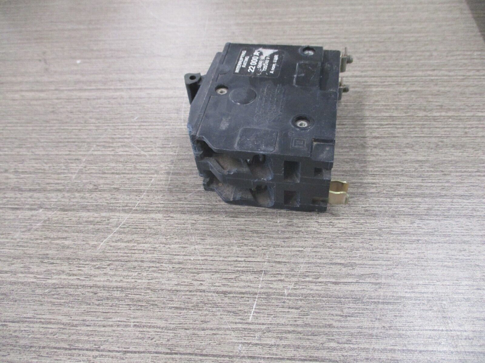 Square D Bolt-On Circuit Breaker Q0B230VH 30A 120/240V 2P 22kA Used