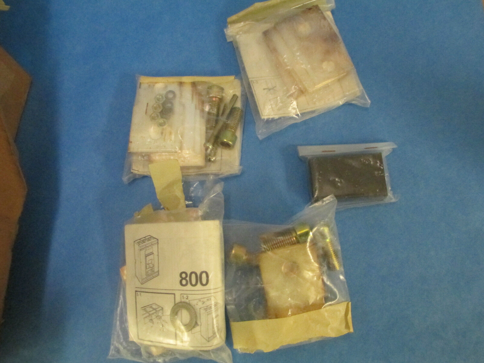 GE Record Circuit Breaker D 800 0320-1729-06 800A 690V 3P New Surplus