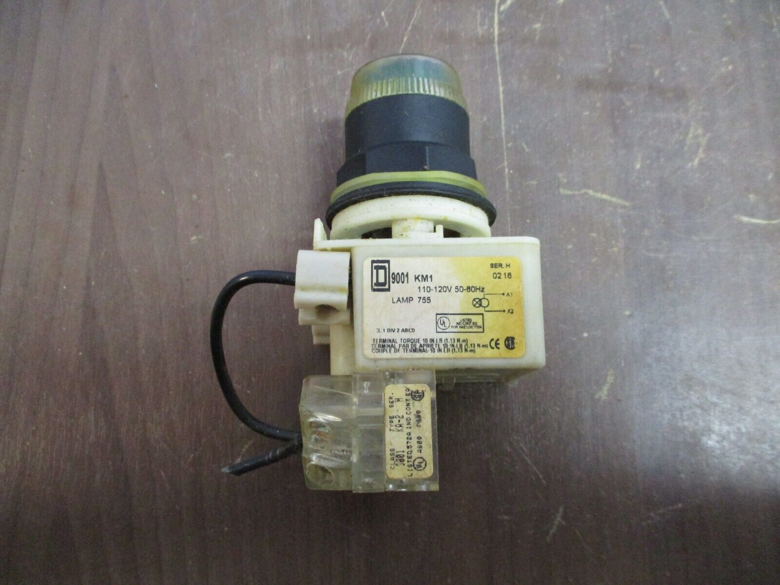 Square D Illuminated Push Button 9001 KM1 Ser. H 110-120V 50-60Hz Green Used