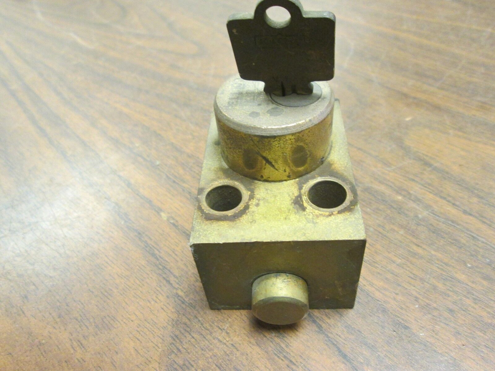 Kirk Interlock 45-43699 Stab Length: 0.25 to 1" Used