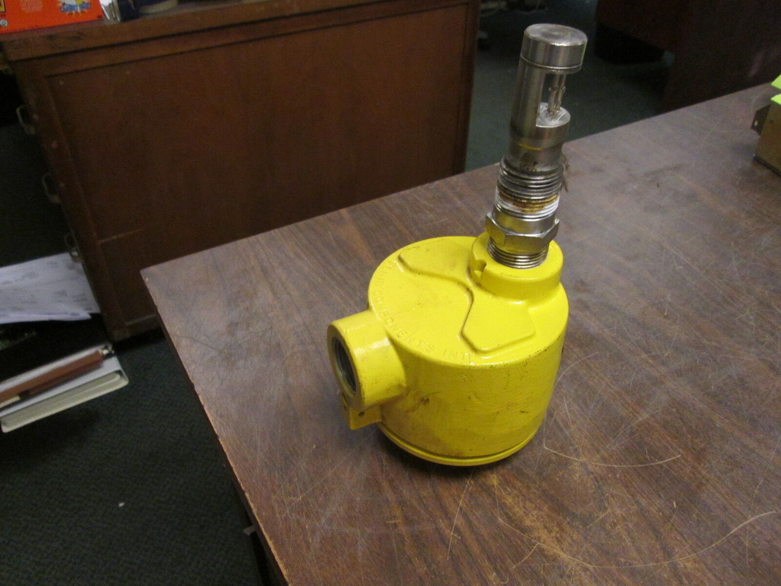 FCI Flow Monitor FR72-1/1/2.625"U/S/LD/H/5181-W 115VAC 60Hz 7VA Used